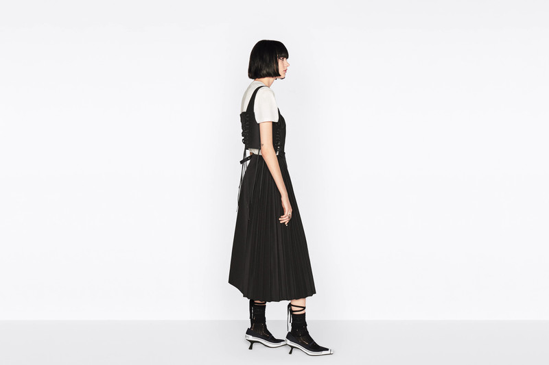 'Femininity, the trap' T-Shirt 6