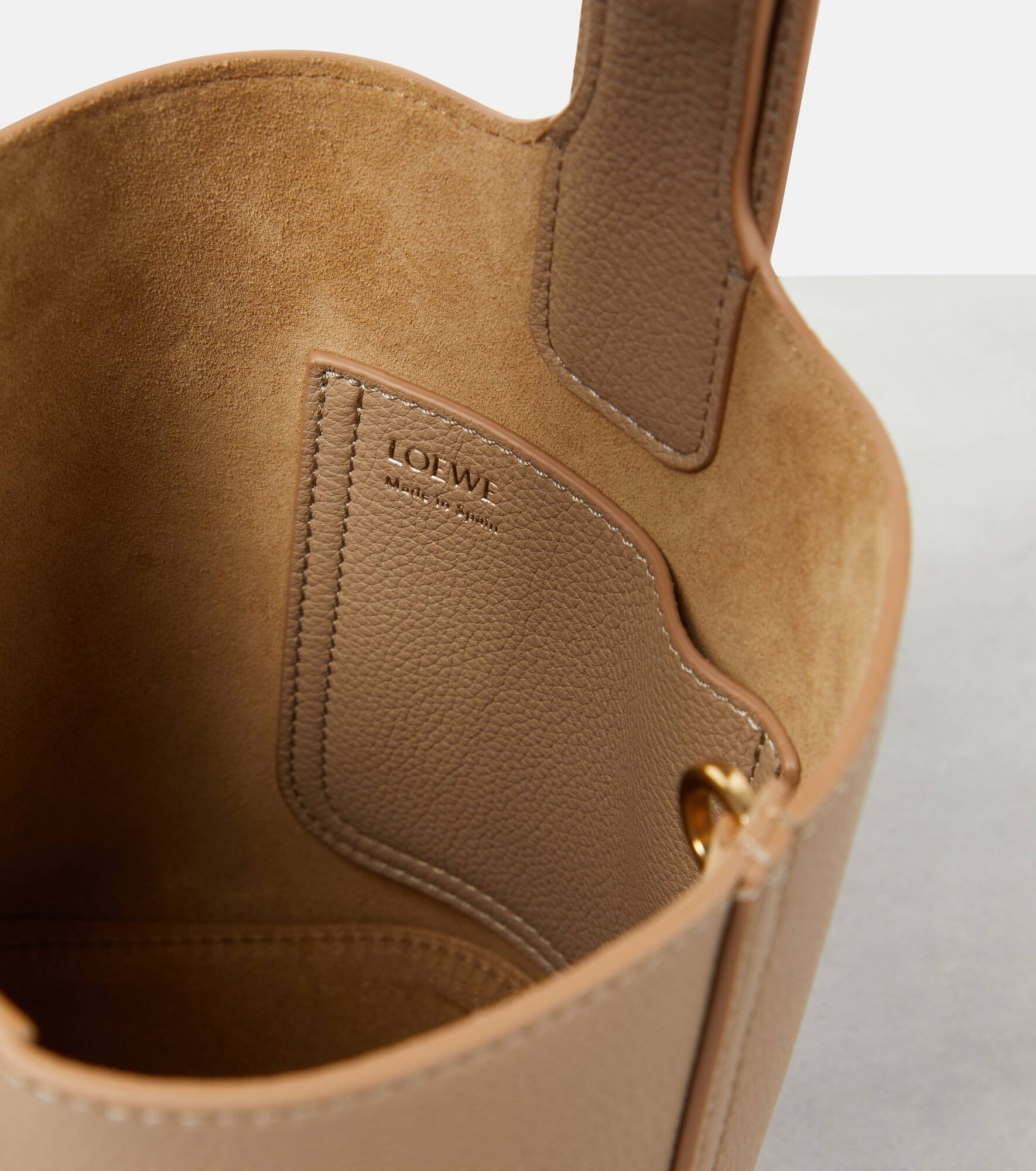 Pebble Mini leather bucket bag - 3