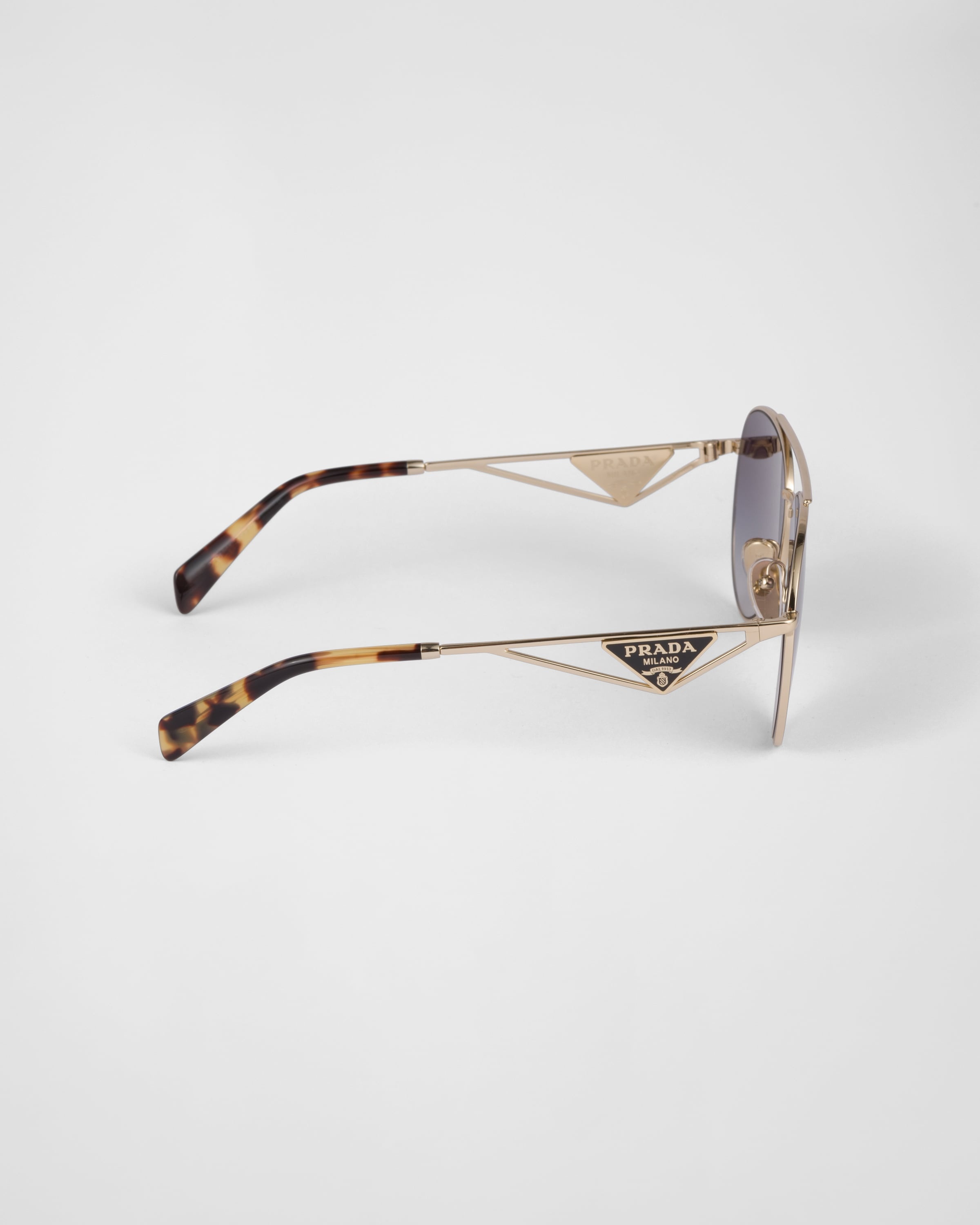 Prada Sunglasses with triangle logo | REVERSIBLE