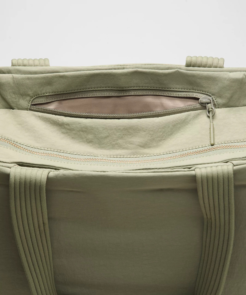 Triple Compartment Tote Bag 18L 8