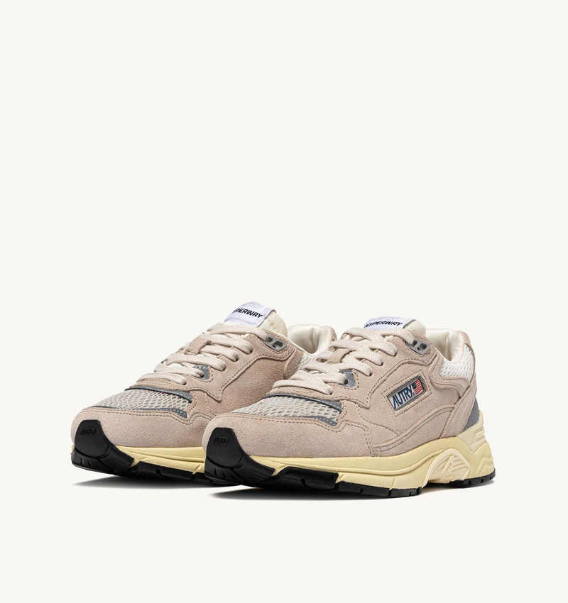 AUTRY HYPERWAY SNEAKERS IN SAND BROWN AND SILVER-TONE SUEDE AND MESH outlook
