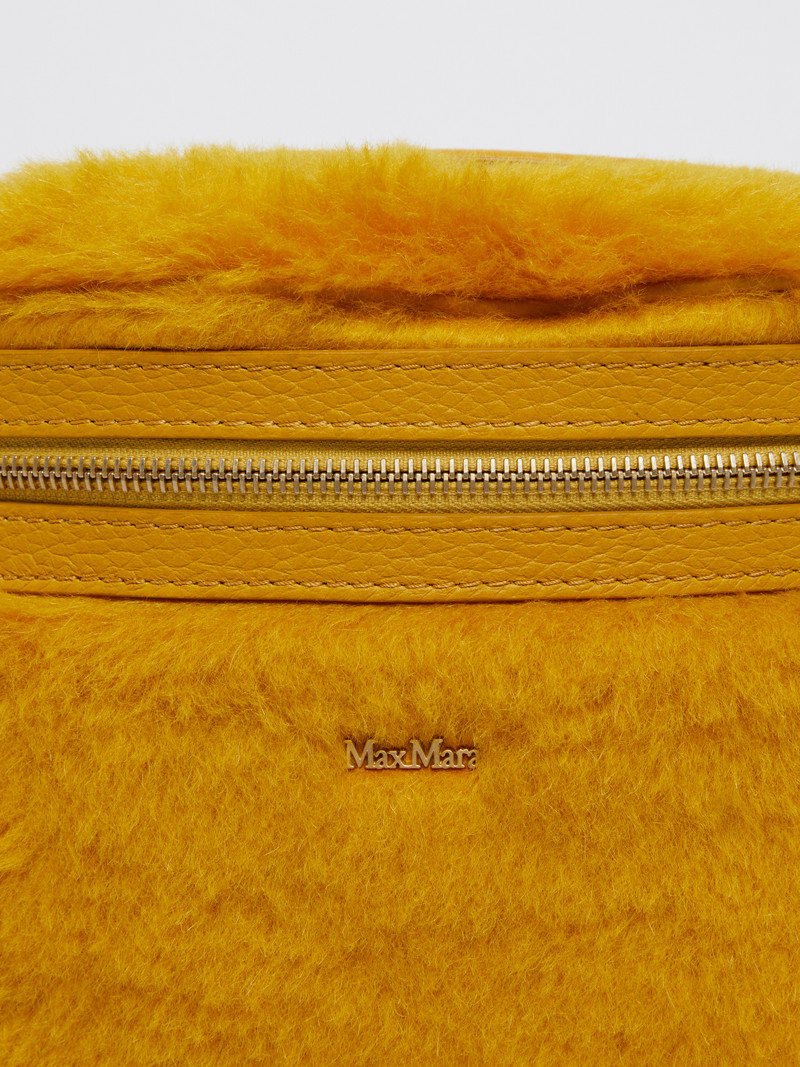 BANAN2 Belt bag in Teddy fabric 4