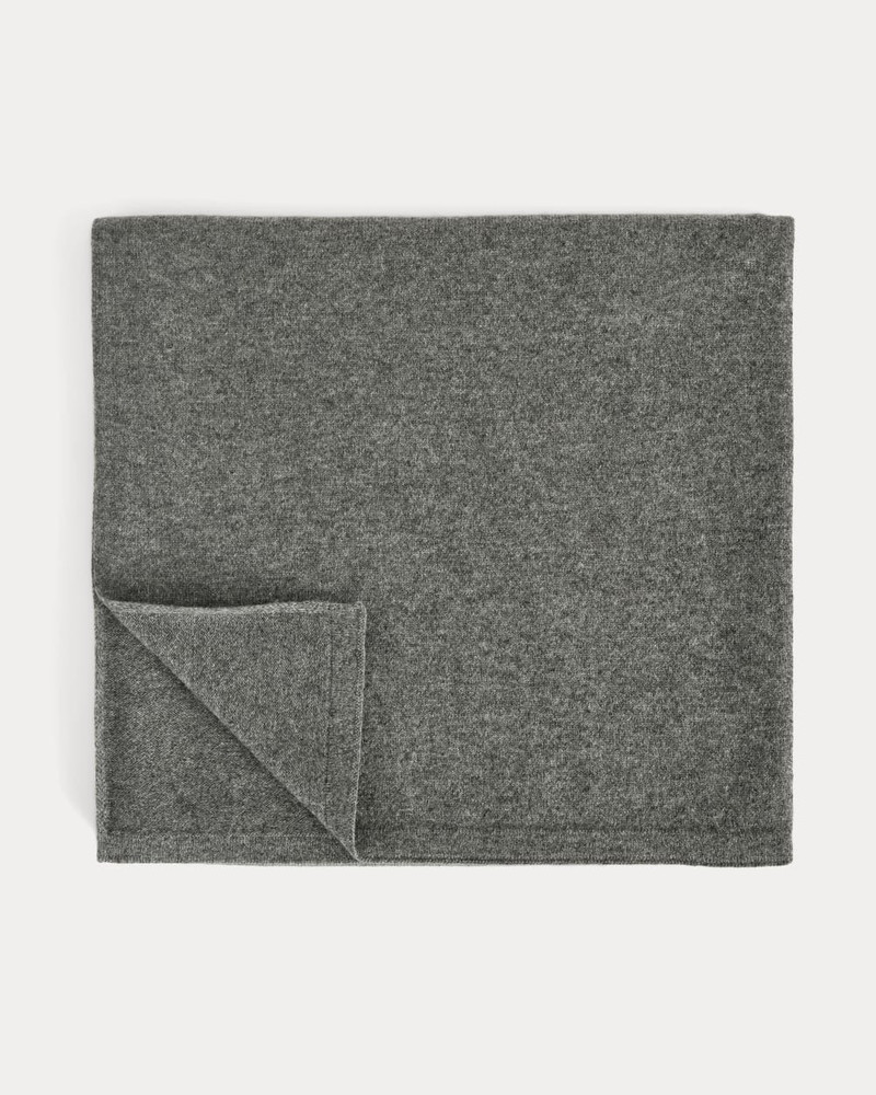 EVERLANE THE CASHMERE SCARF outlook