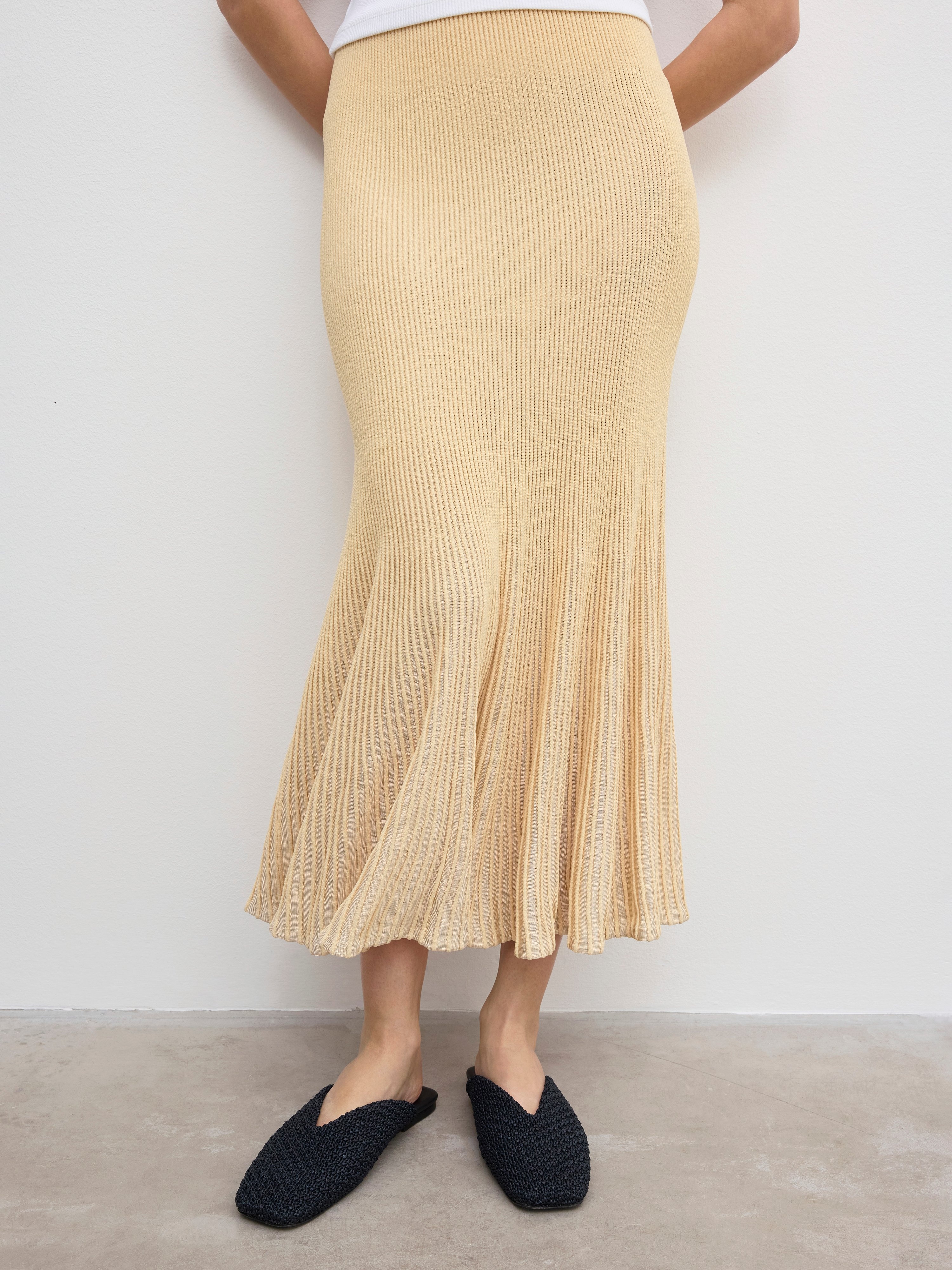 Knitted flared skirt - 3