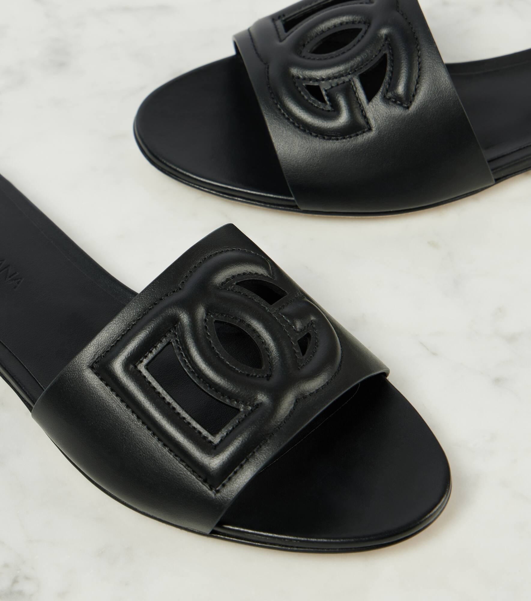 Logo cutout leather slides - 5