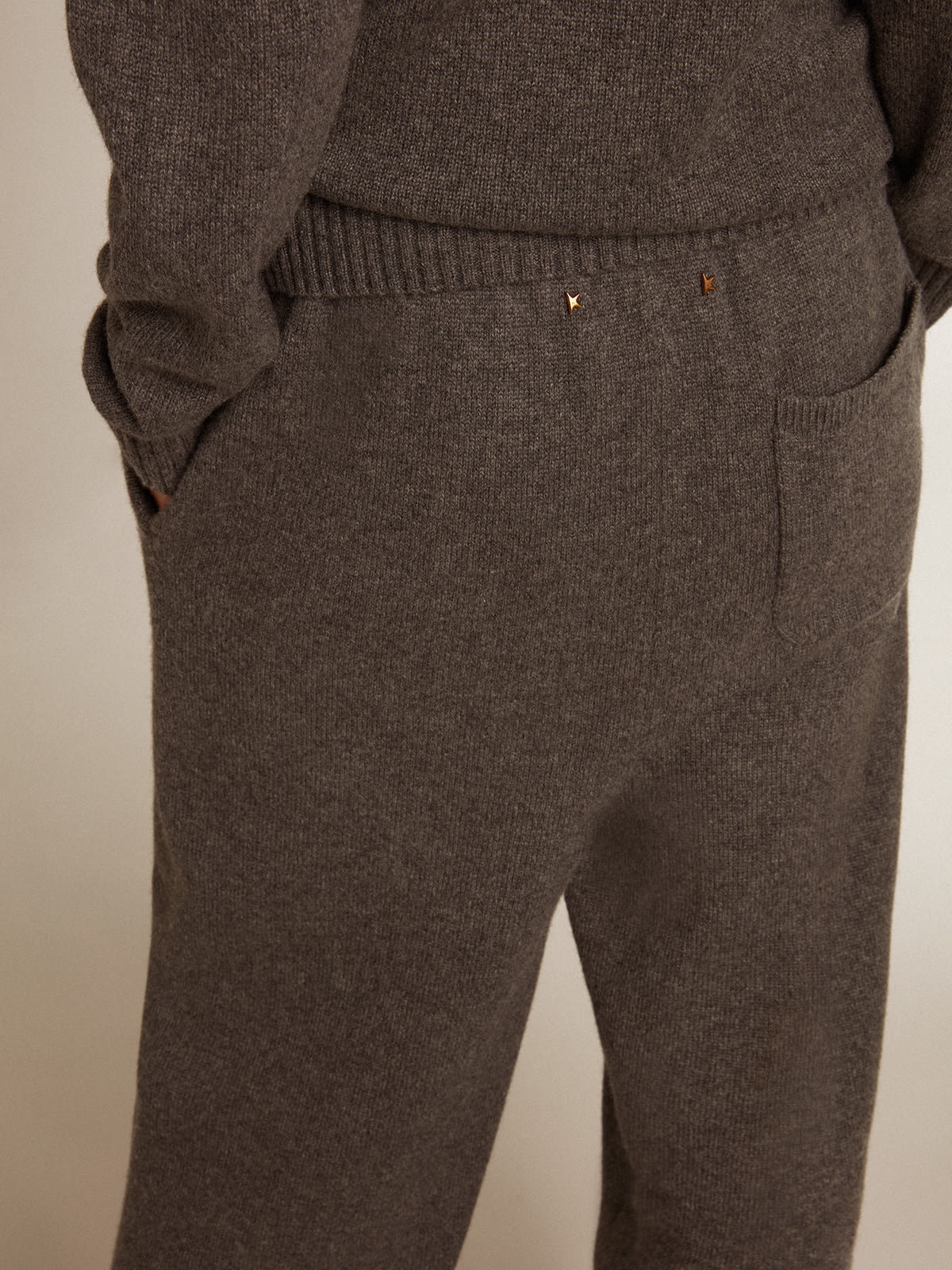 Gray cashmere blend women’s joggers - 5