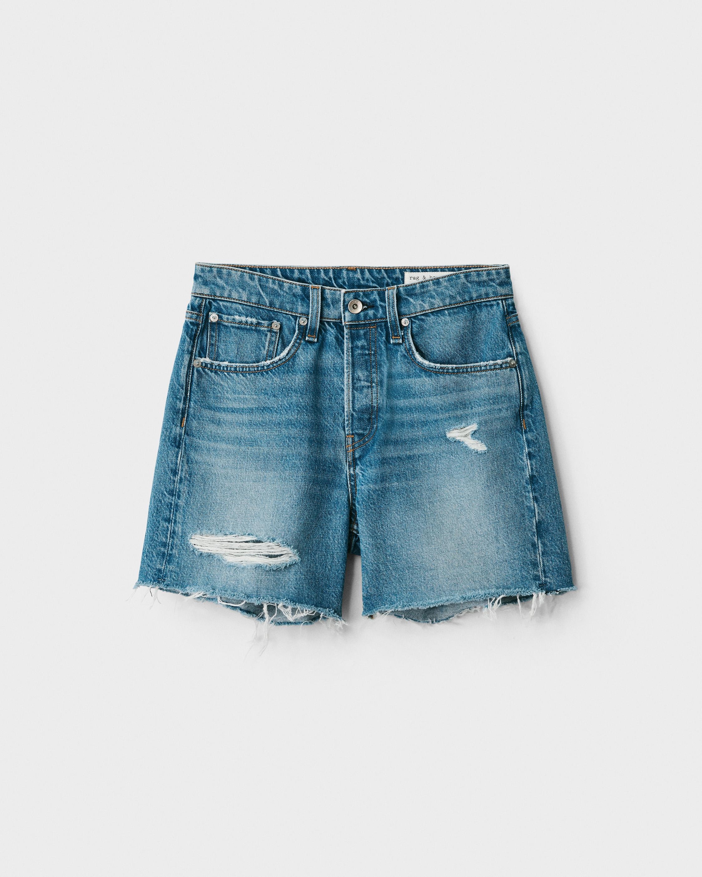 Rosa Mid-Rise Boyfriend 5" Short - Hermosa
Relaxed Fit Mid Indigo Jean Short - 2