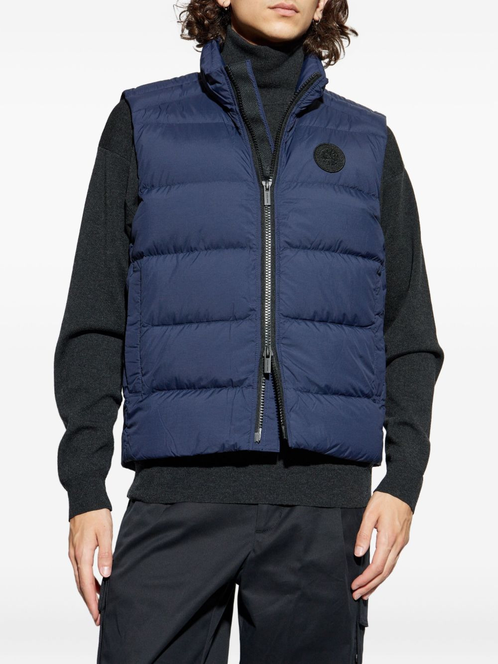 quilted logo-patch gilet - 3
