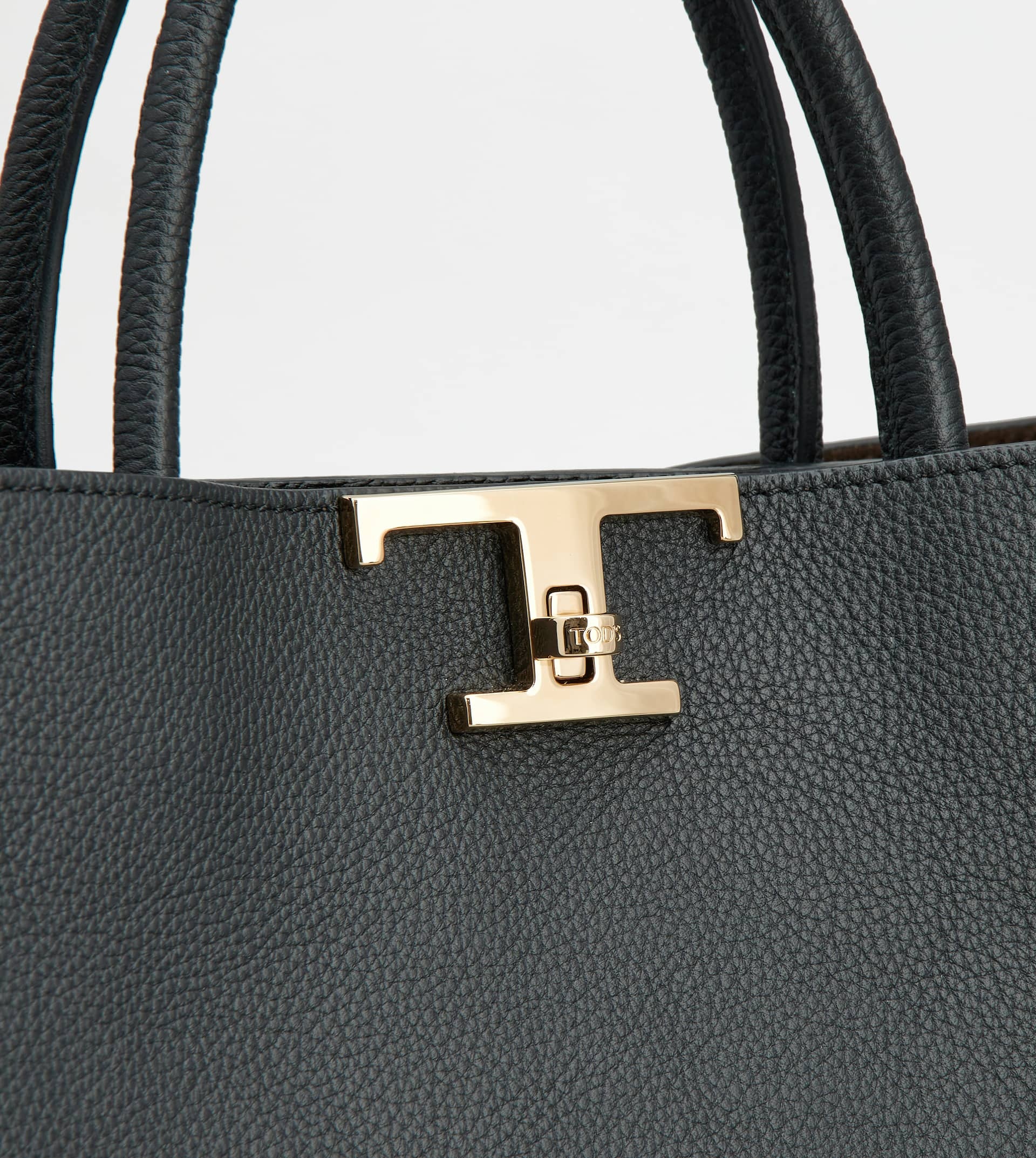 T TIMELESS SHOPPING BAG IN LEATHER MEDIUM - BLACK - 5