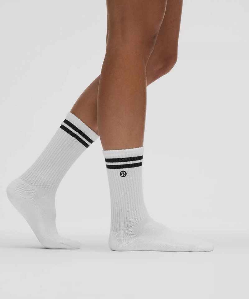 Unisex Daily Essential Crew Socks *Stripe 3
