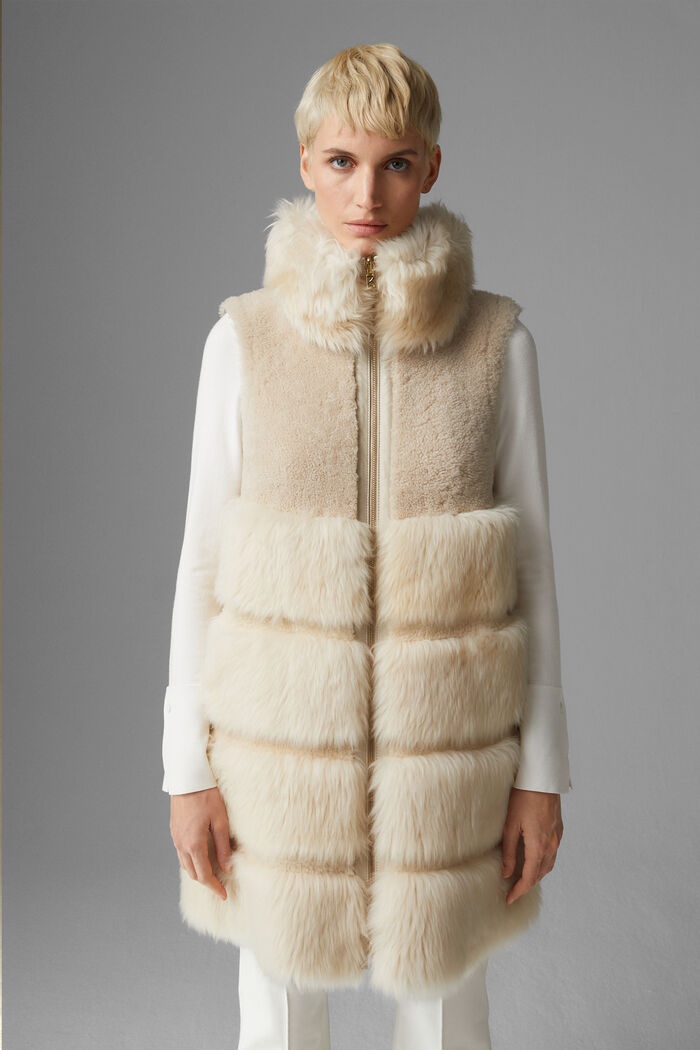 Lima Reversible lambskin waistcoat in Beige - 2