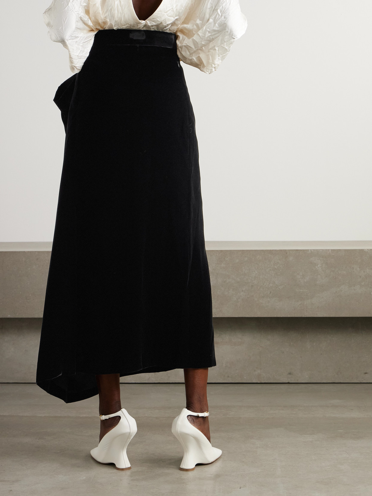 Asymmetric Velvet Maxi Skirt - 3