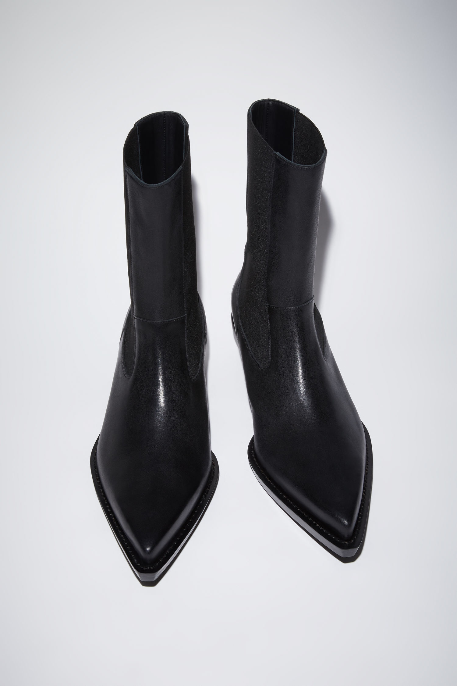 Pointed boots - Black - 2