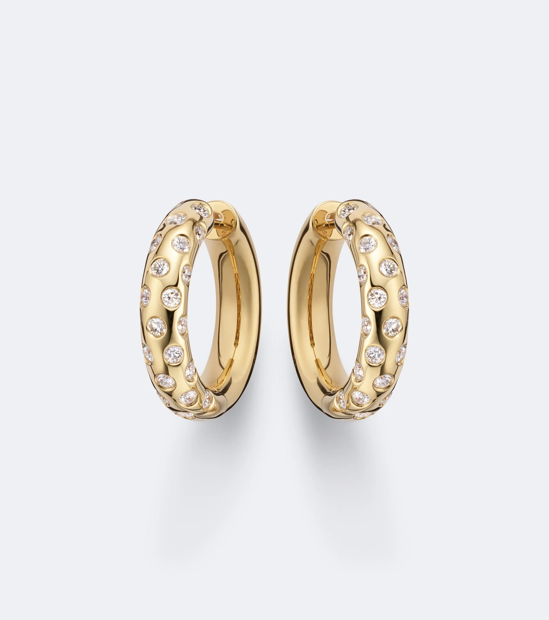 Cosmo 18kt gold hoop earrings with diamonds - 1