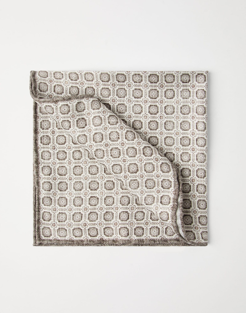Silk pocket square with geometric design 1
