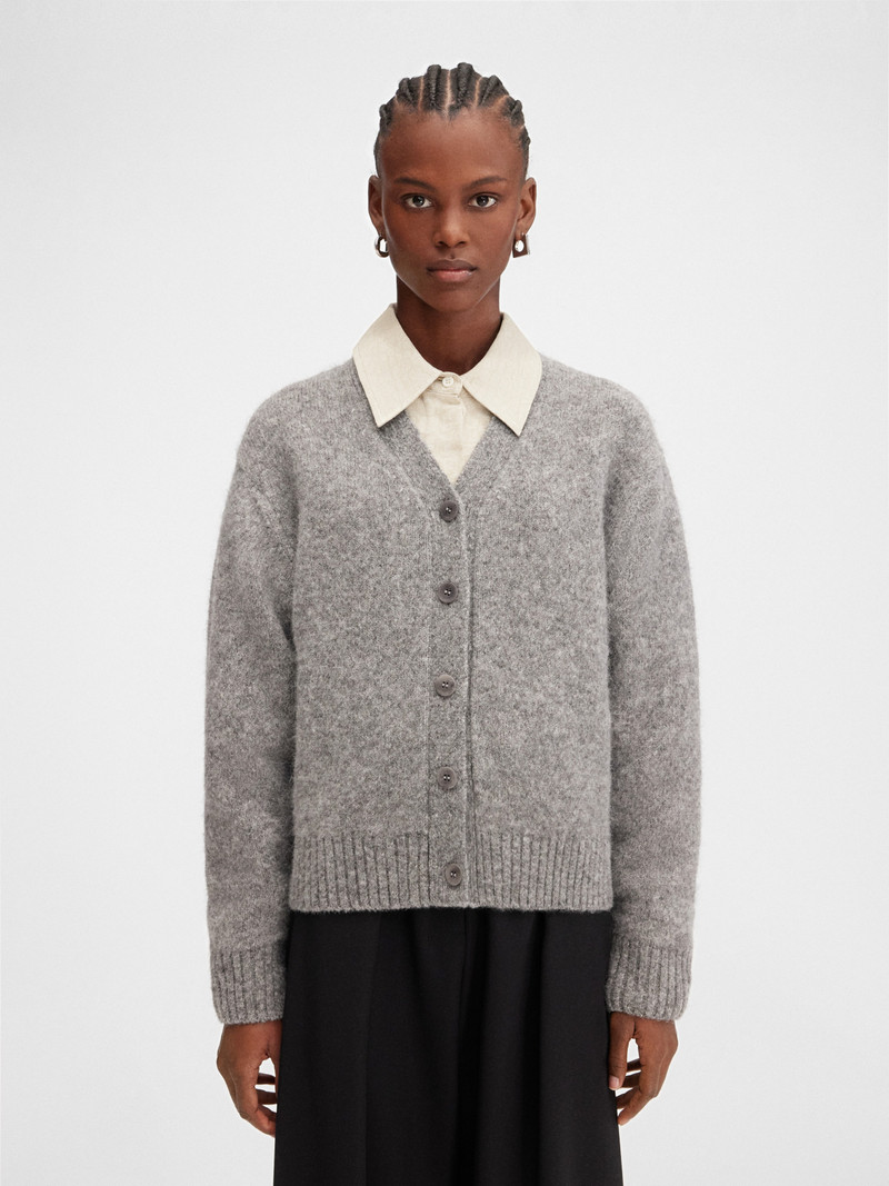 JACQUEMUS The Jacquemus cardigan outlook