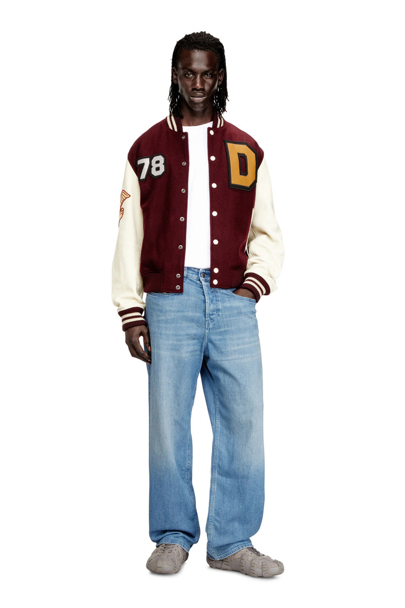 Diesel RELAXED JEANS 2001 D-MACRO 09Q18 outlook