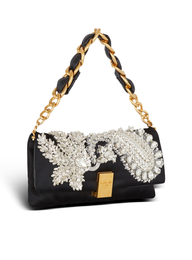 1945 Soft embroidered satin clutch 3