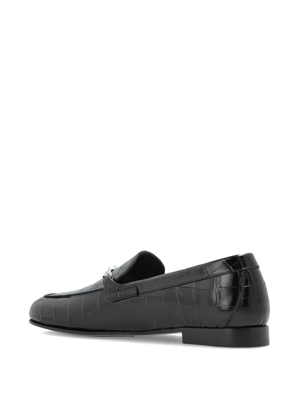crocodile-embossed chain-detail loafers - 4