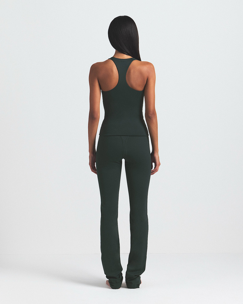 NikeSKIMS Matte Women's High-Waisted V-Panel Straight Leggings 5