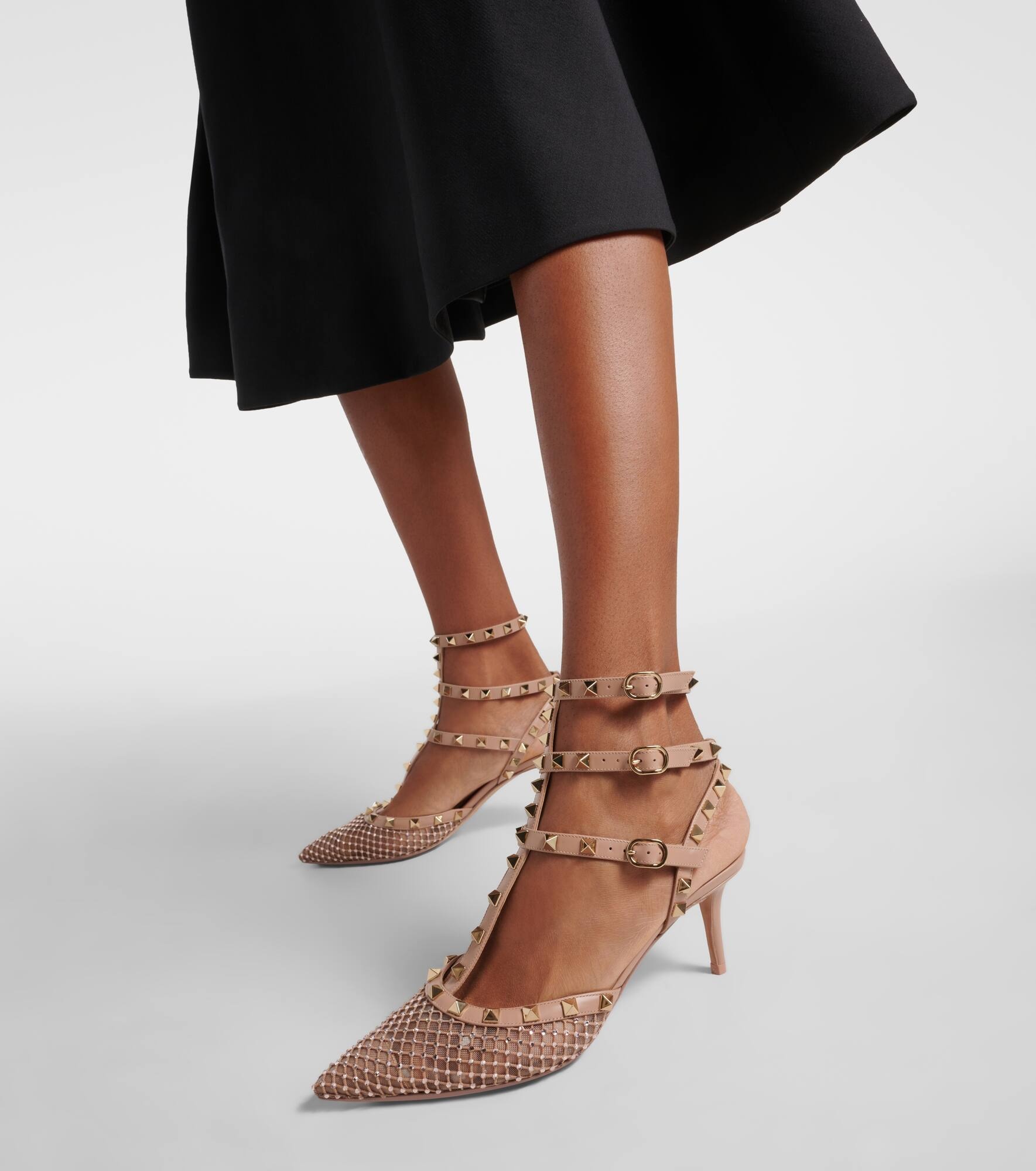 Rockstud 65 embellished leather pumps - 4