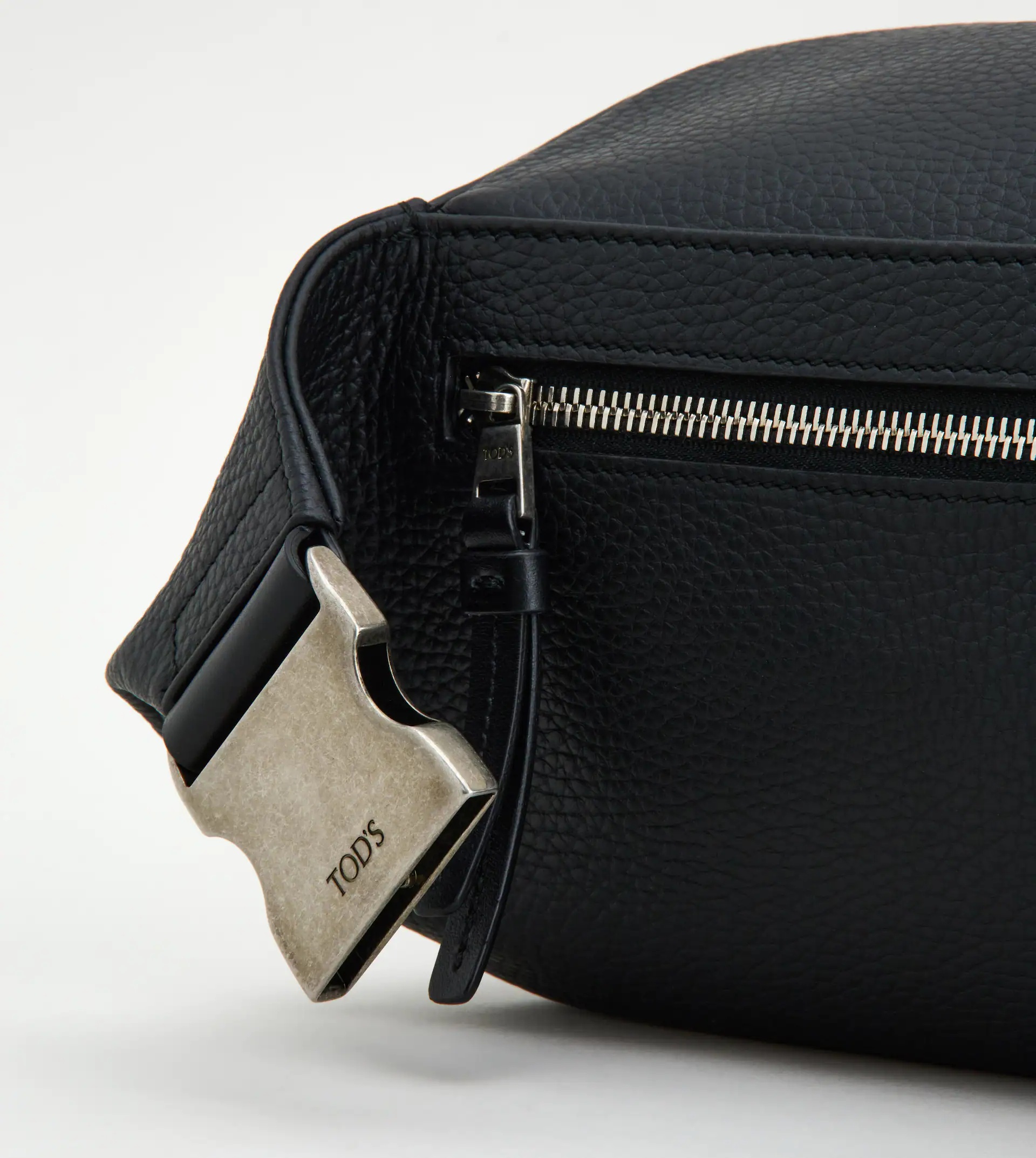 LEATHER BELT BAG SMALL - BLACK - 5