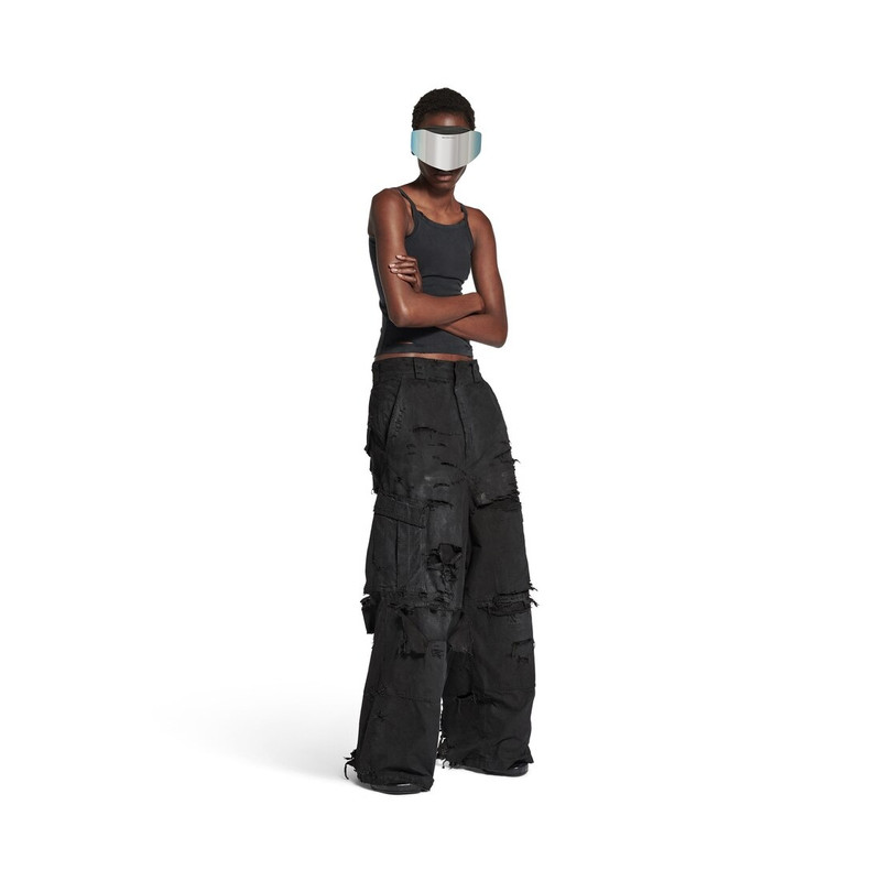 Men's Distressed Large Cargo Pants in Black 4
