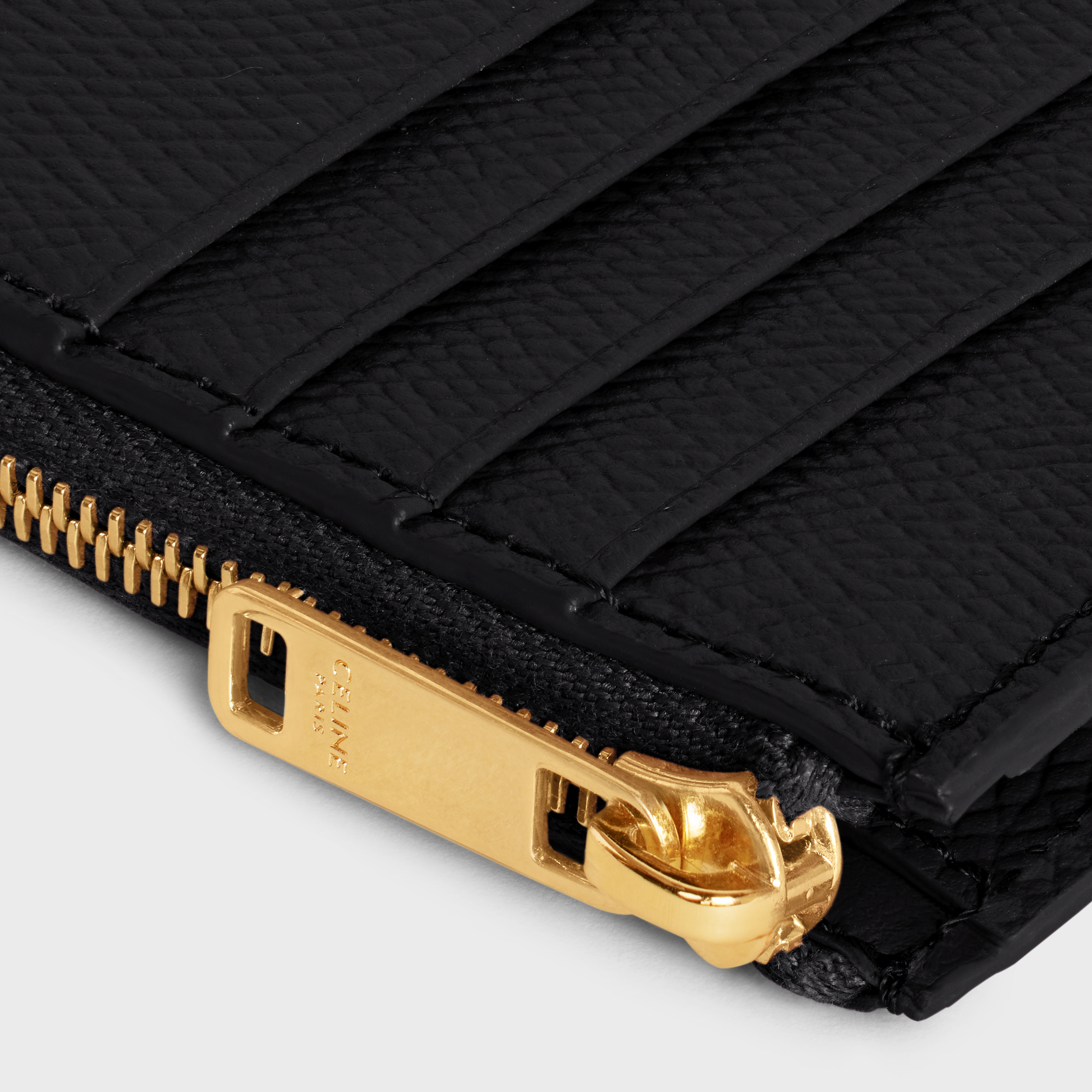 ZIPPED COMPACT CARD HOLDER ESSENTIALS in Grained Calfskin - 4
