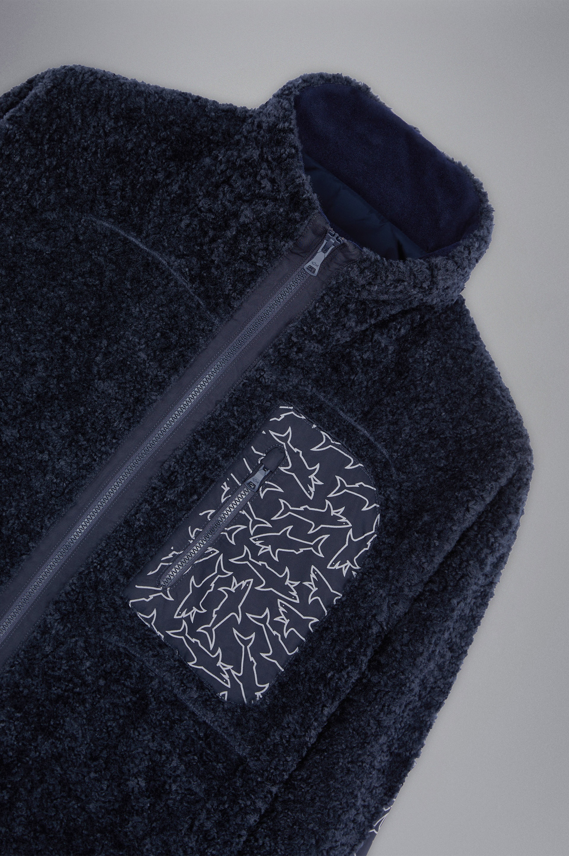 FLEECE WITH CONSTRASTING SHARK PATTERN INSERT - 5