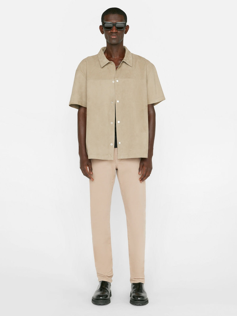 FRAME L'Homme Slim Twill in Garage Powder Wood outlook