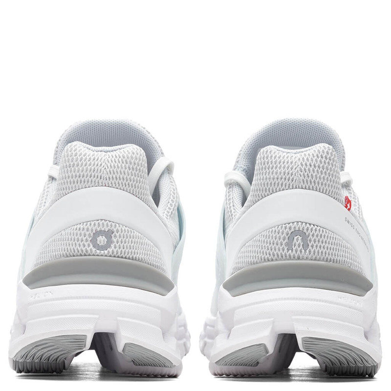 On Cloudswift low-top sneakers outlook