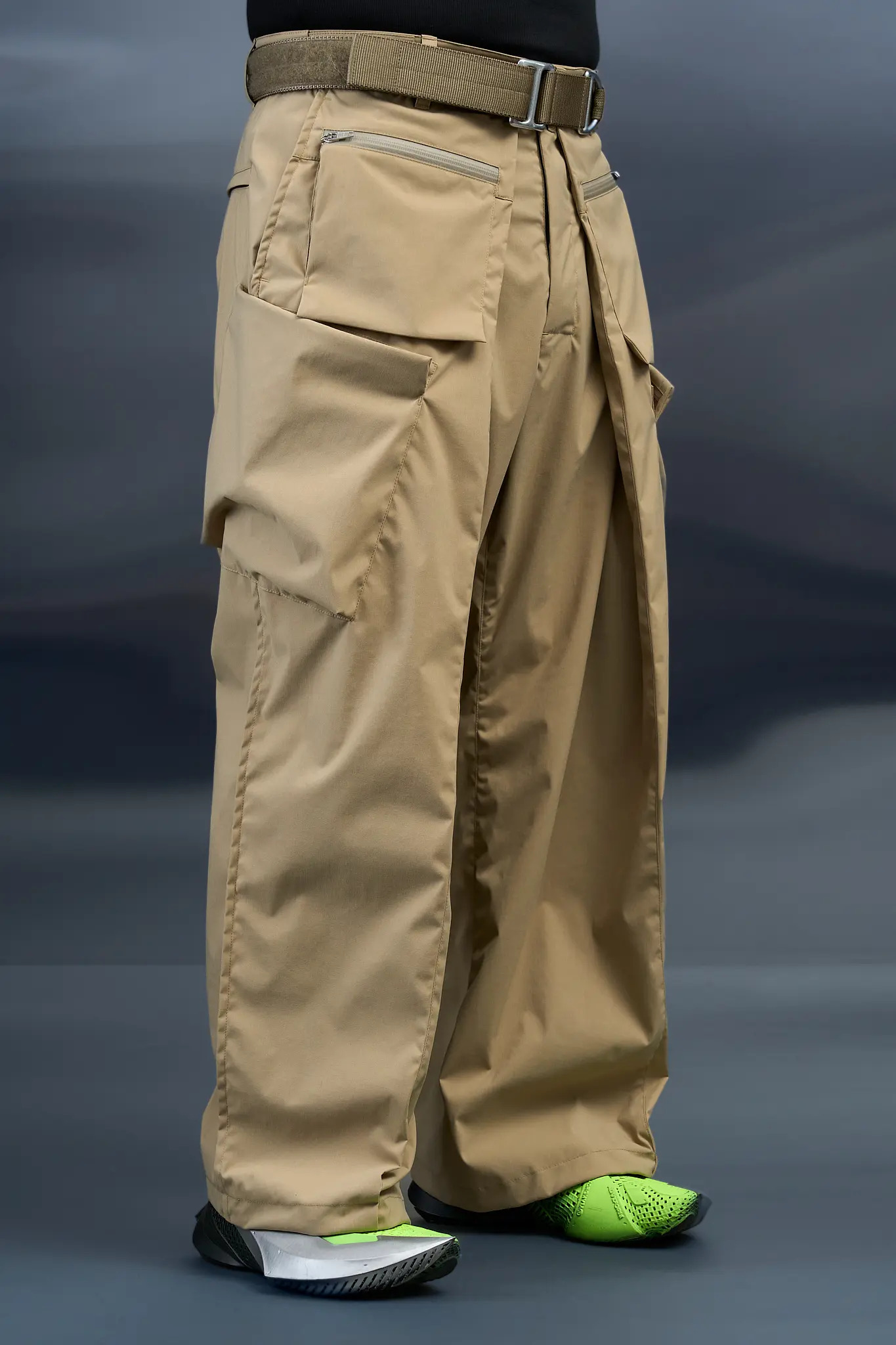 P45A-E Encapsulated Nylon Single Pleat Cargo Trouser Khaki - 3