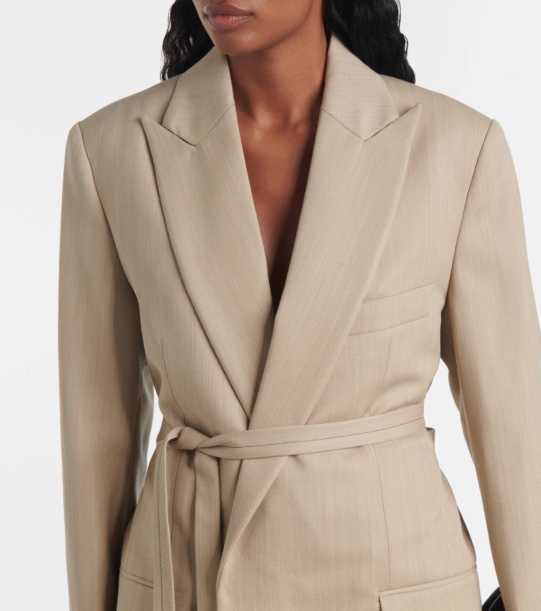 Belted wool blazer - 4