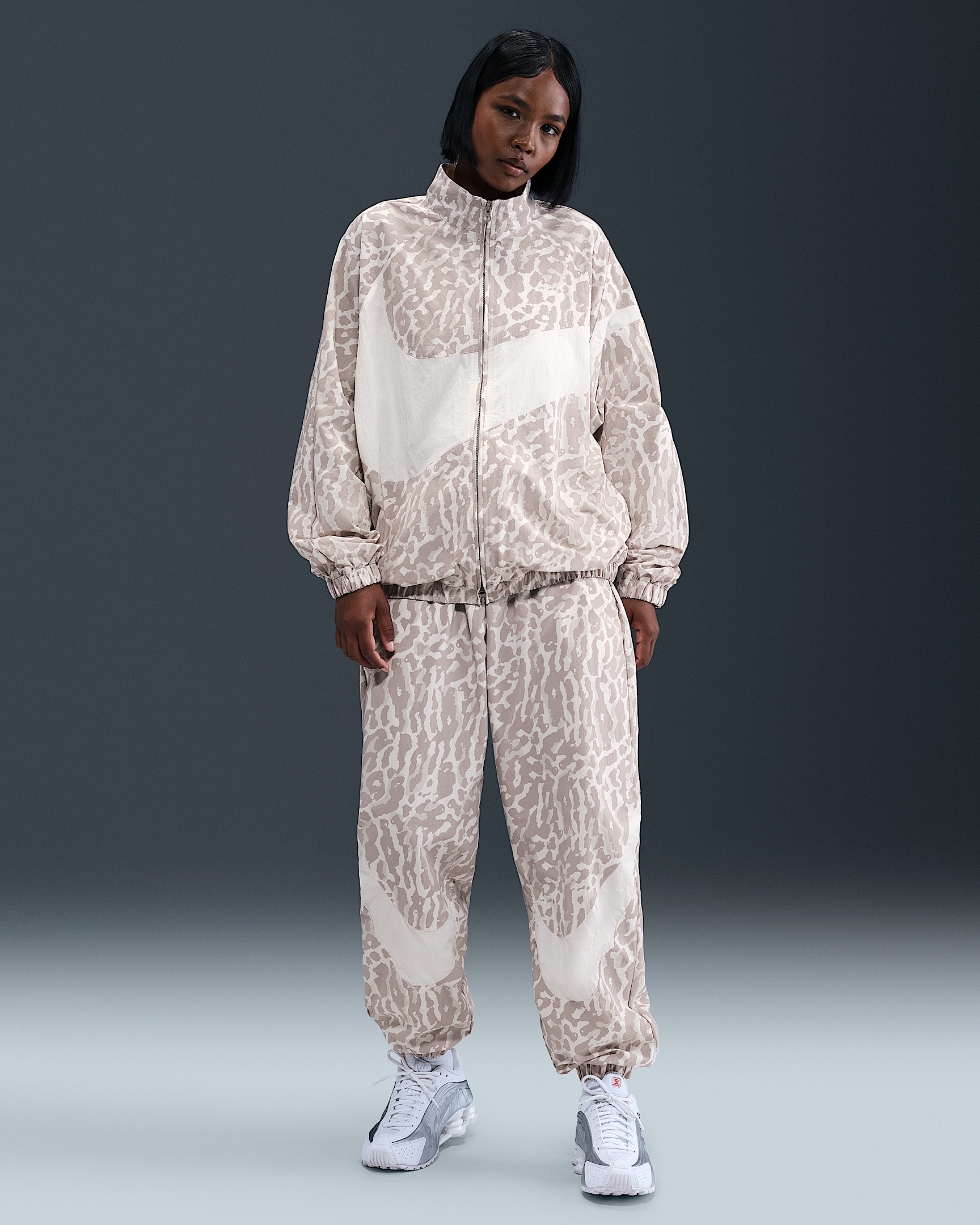 Nike Sportswear Women's Woven Printed Jacket - 4