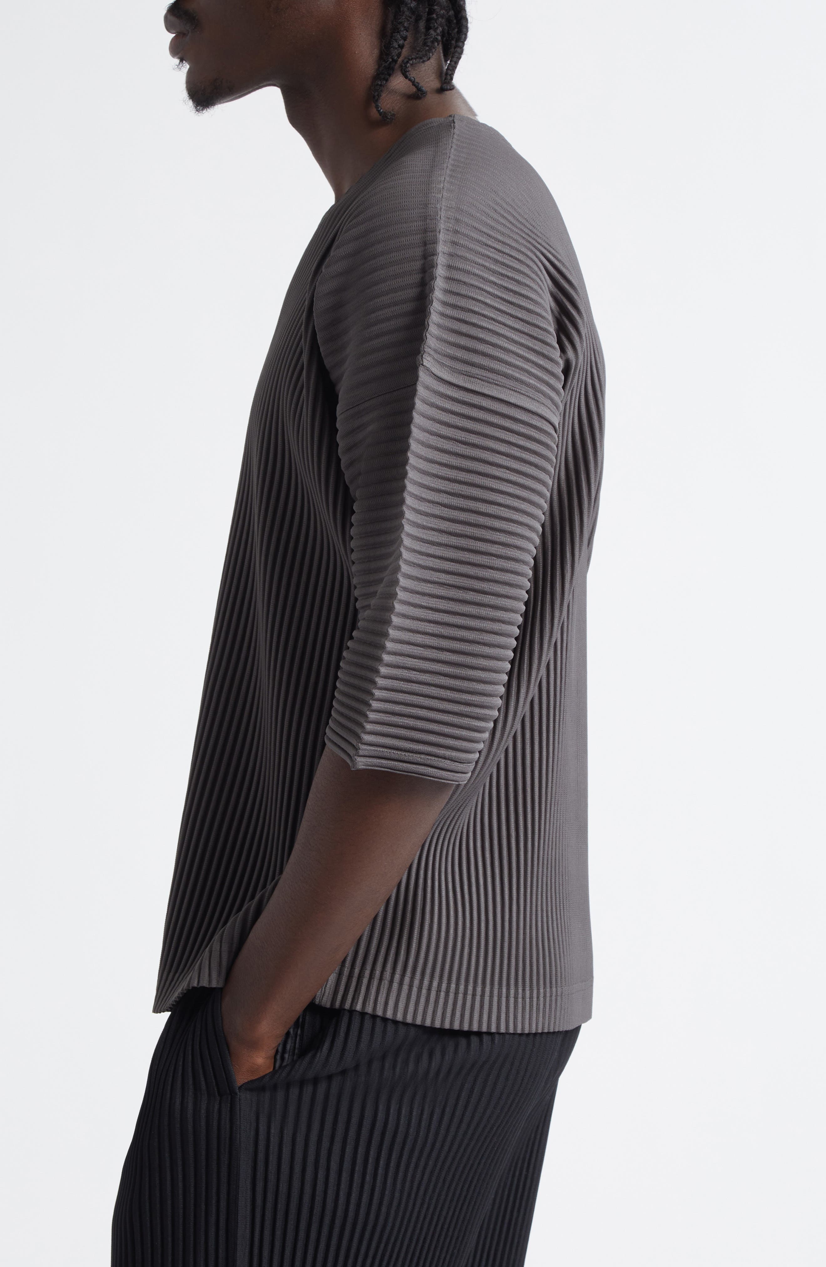 Homme Plissé Issey Miyake Monthly Colors March V-Neck Shirt in Charcoal Gray at Nordstrom - 4