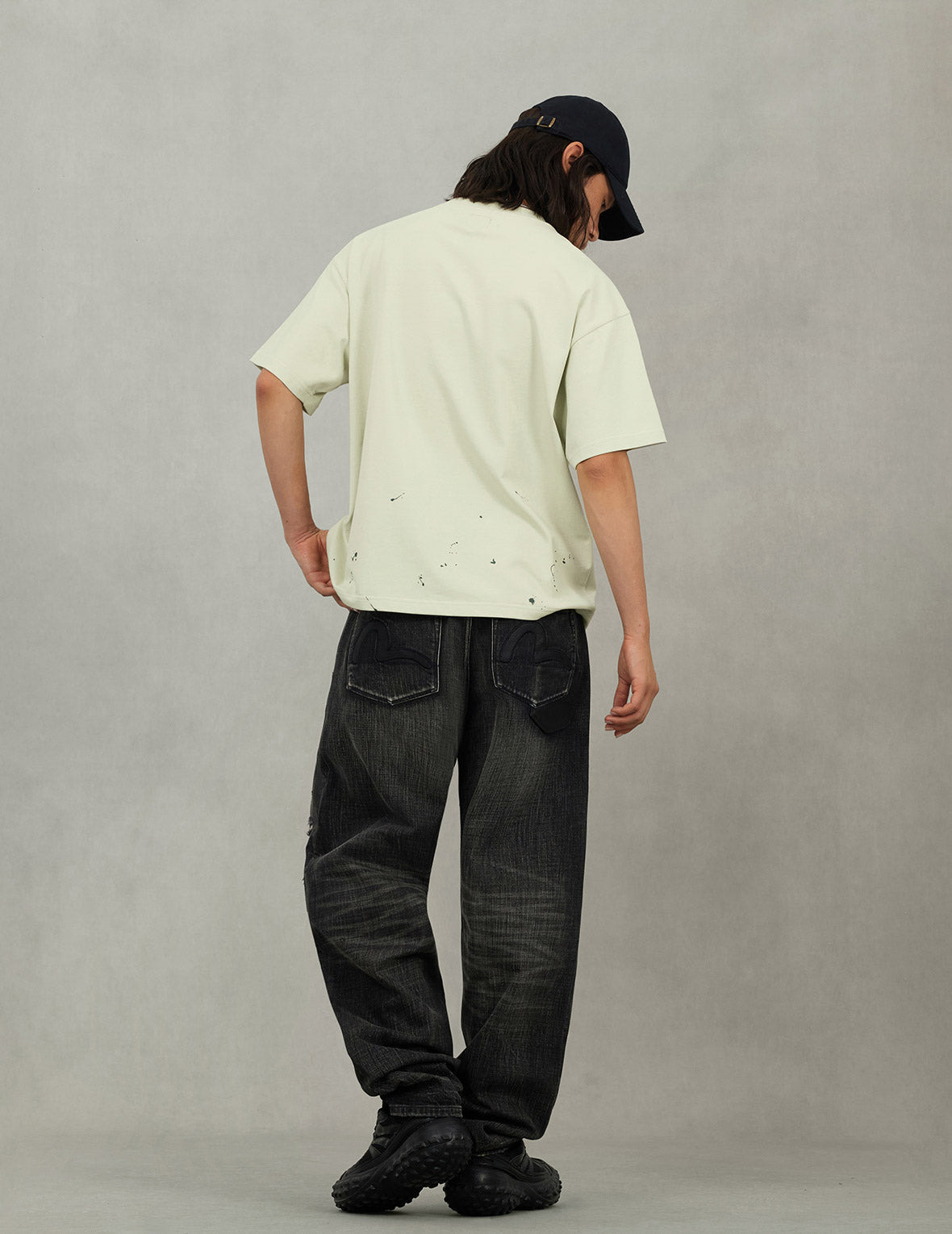 Graffiti-Style Seagull and Logo Print Relax Fit T-Shirt - 6