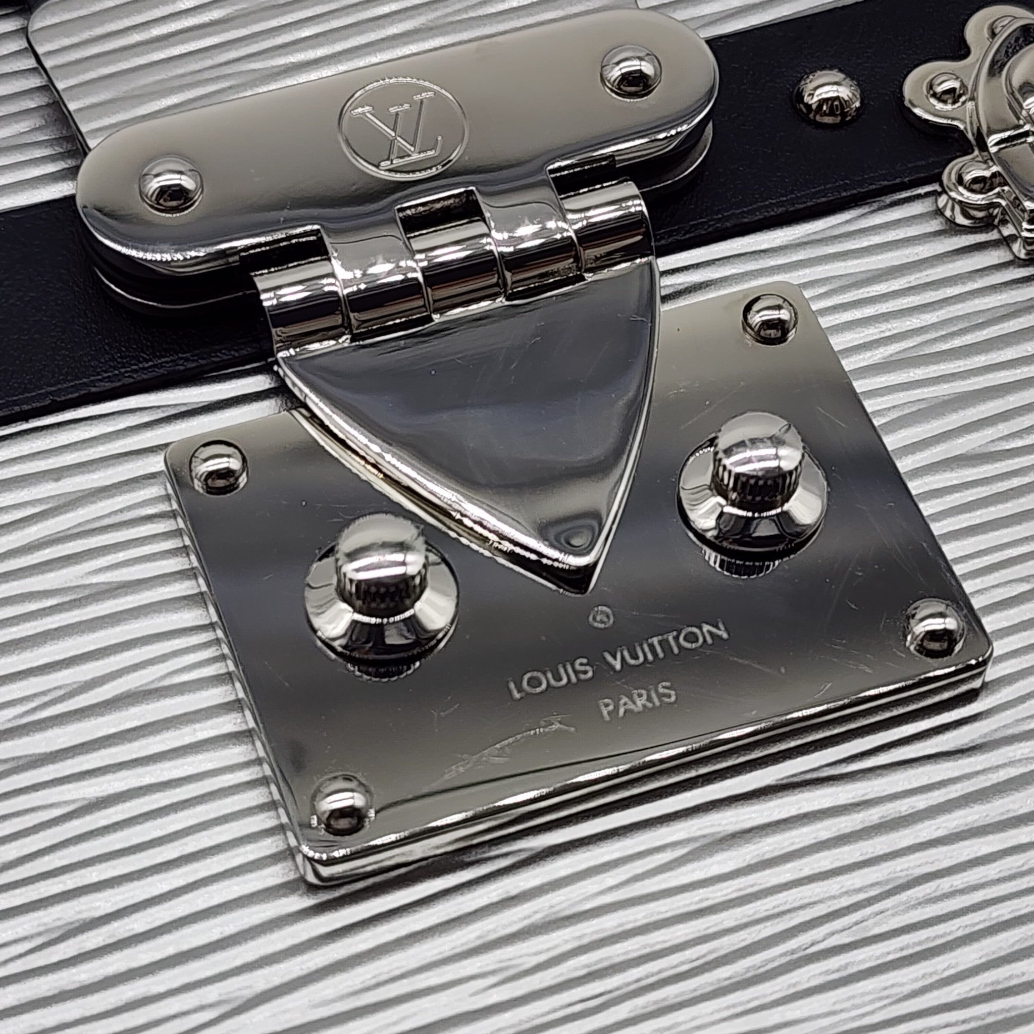 Louis Vuitton Epi Petite Malle Trunk Clutch Shoulder Bag M55309 in Silver - 5