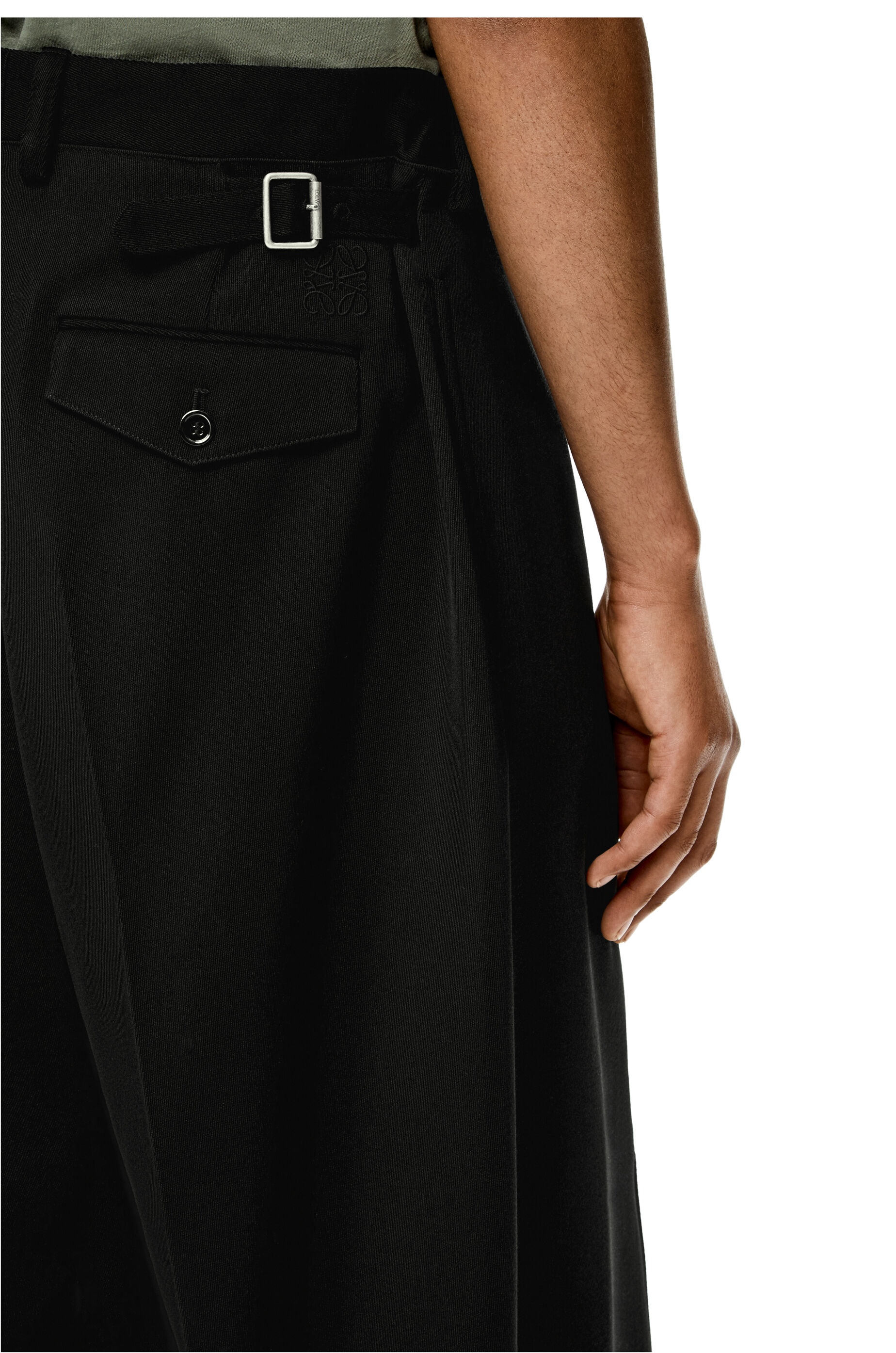 Cropped belted trousers in wool - 5