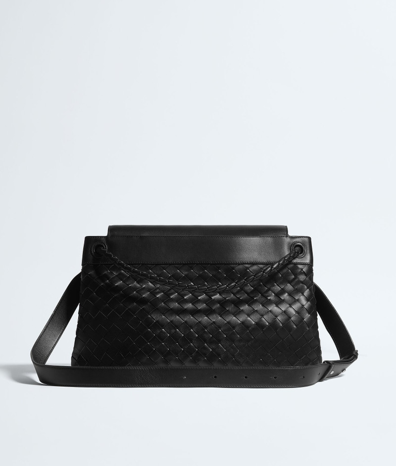 Bottega Veneta Medium Andiamo Messenger outlook