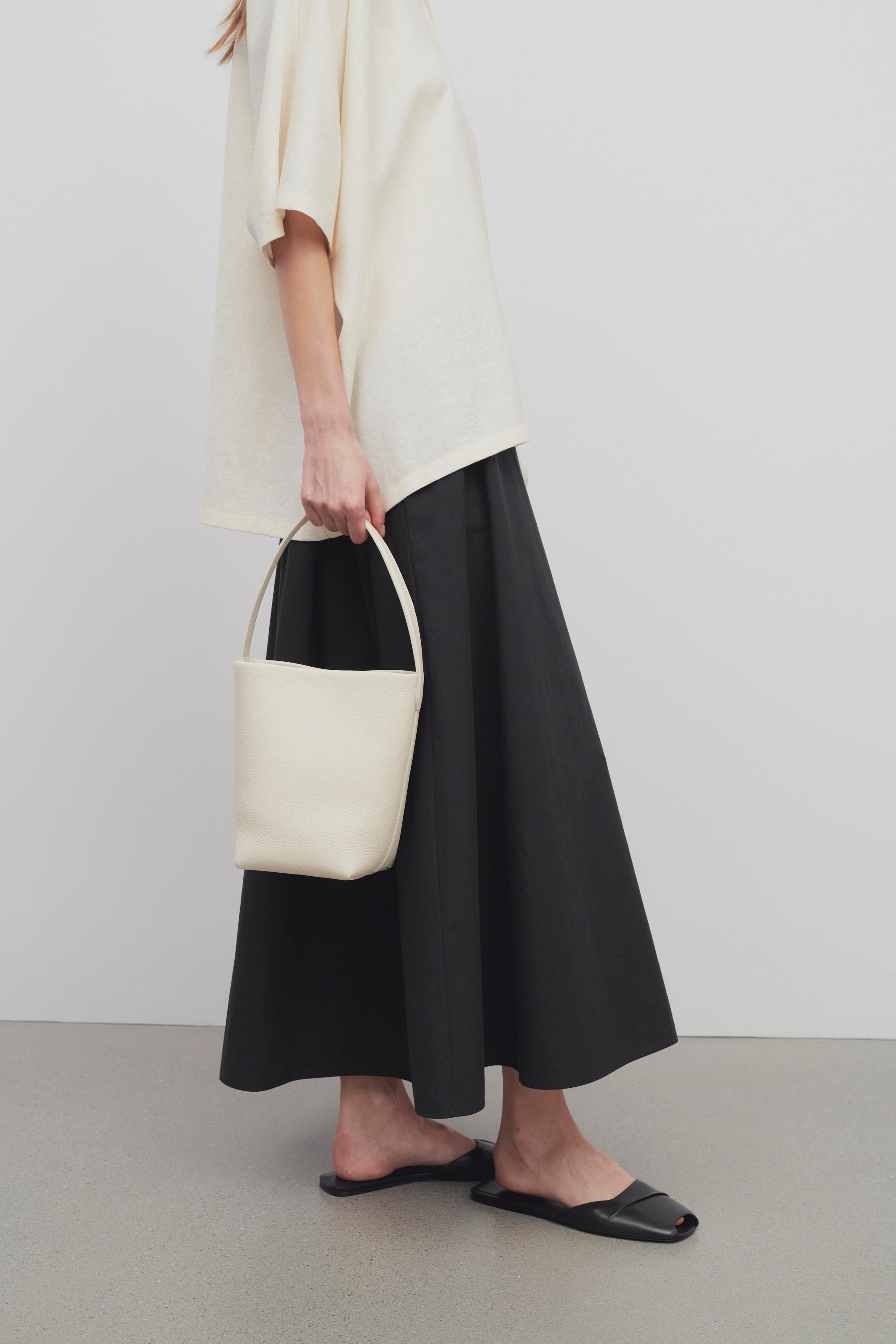 Small N/S Park Tote Bag in Leather - 4