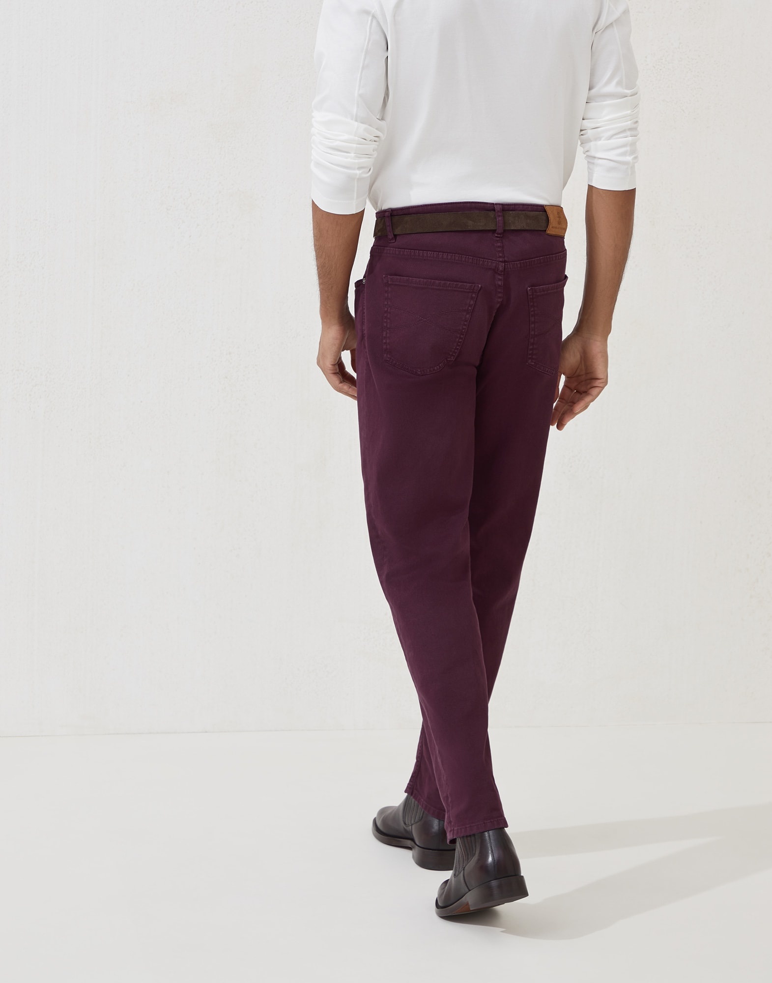 Garment-dyed traditional fit five-pocket trousers in comfort cotton lightweight denim - 2