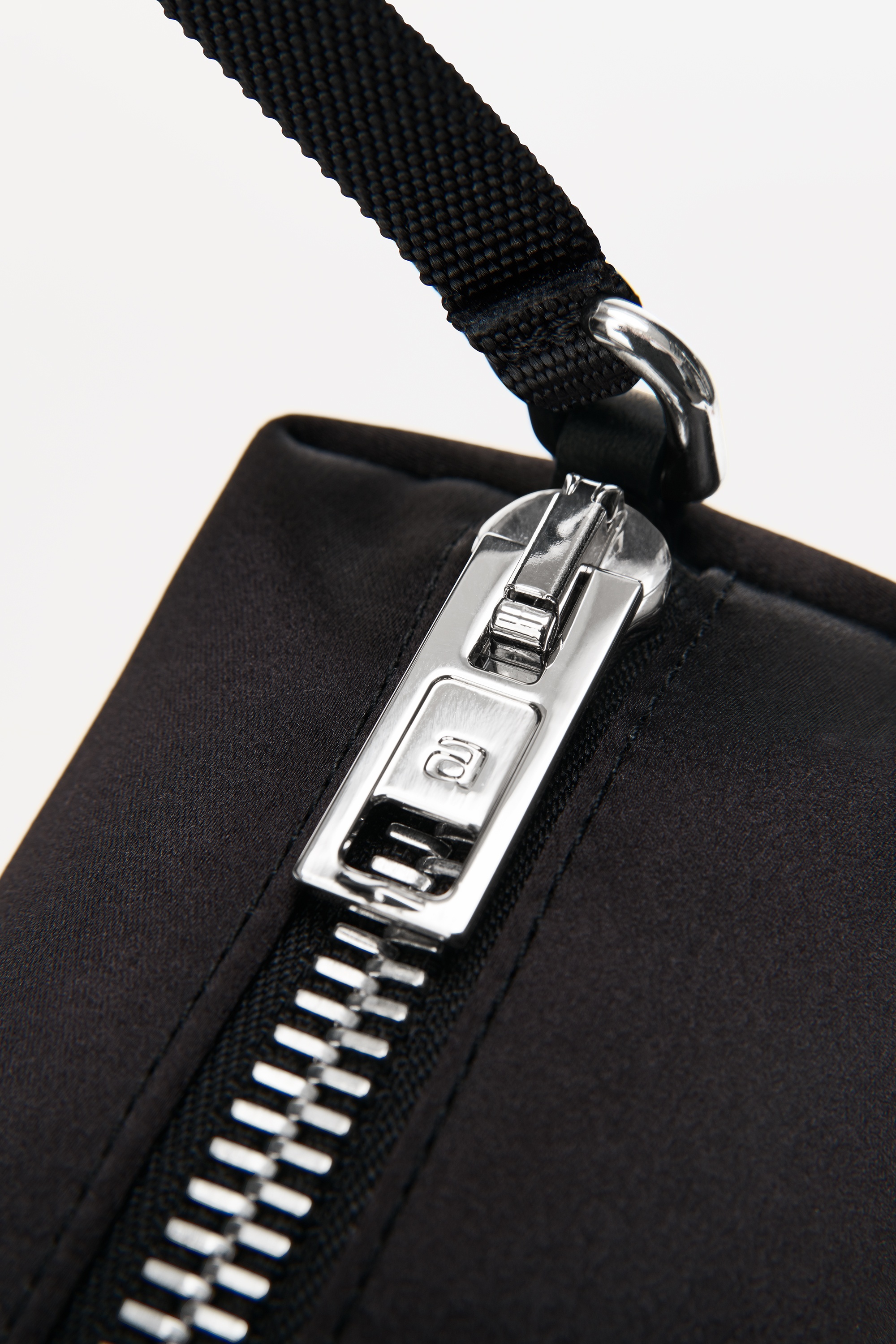 HEIRESS POUCH IN SATIN - 4