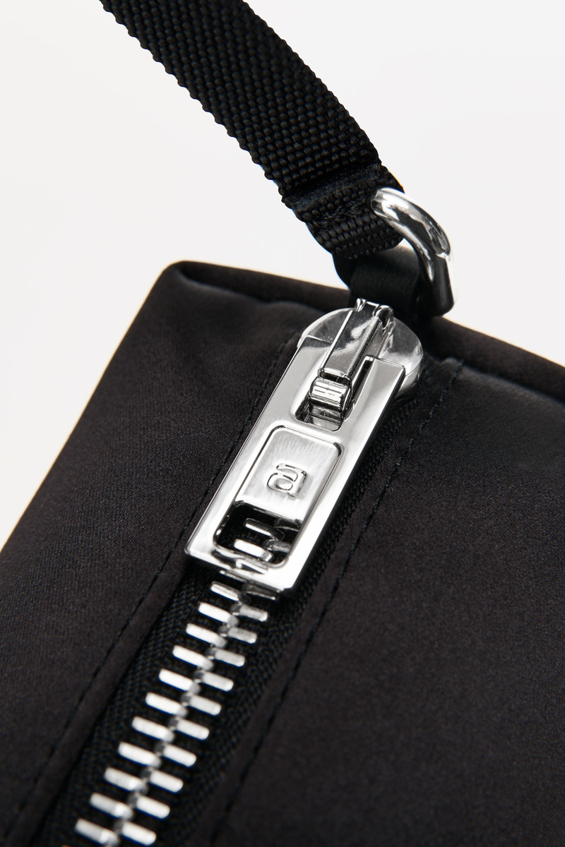 HEIRESS POUCH IN SATIN 4