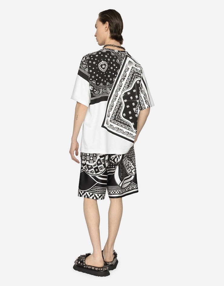 Silk twill jogging shorts with bandanna print - 2