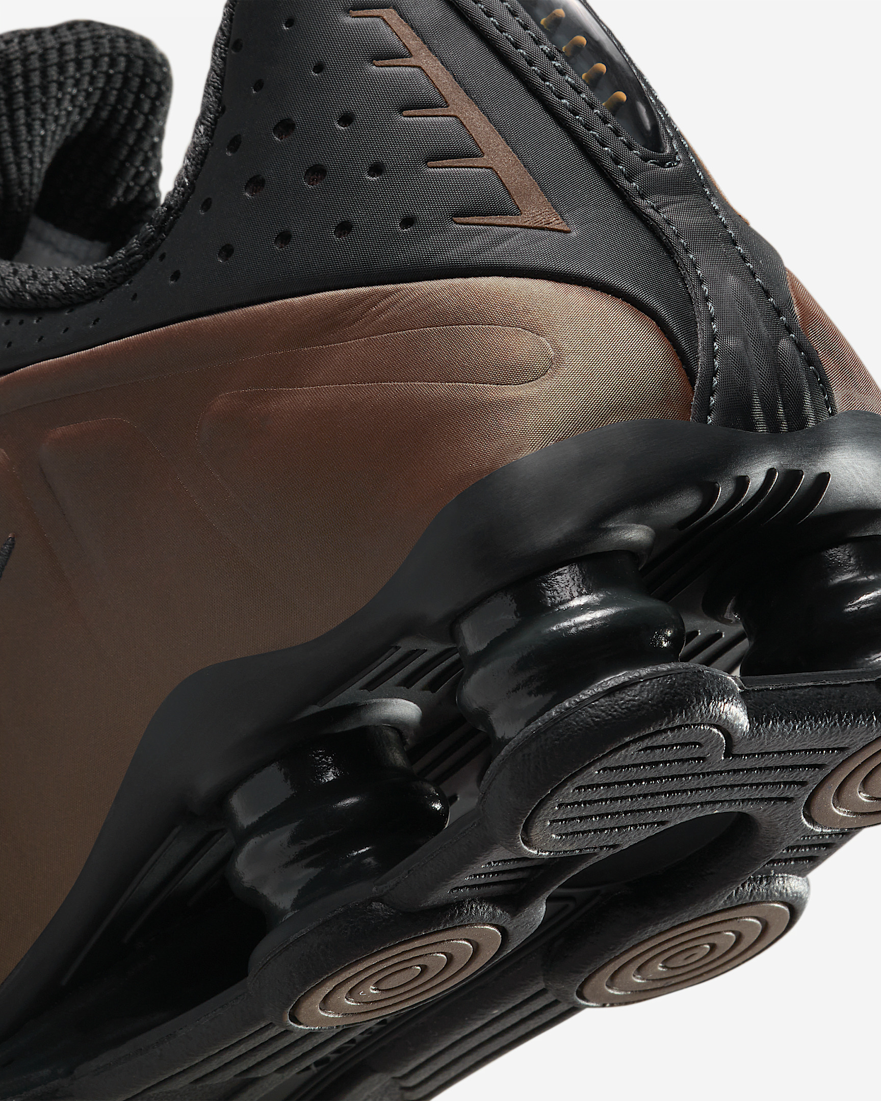 Nike Shox R4 Women's Shoes - 8