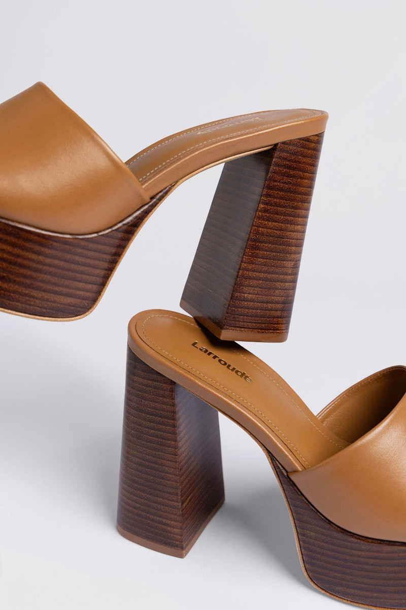 Larroudé Dolly Mule Caramel Leather outlook