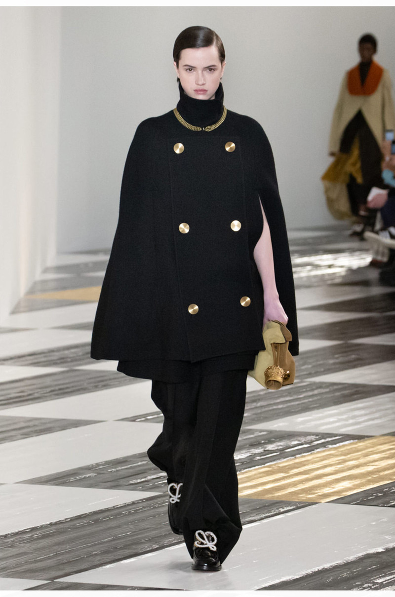 Military cape in wool and cupro 6