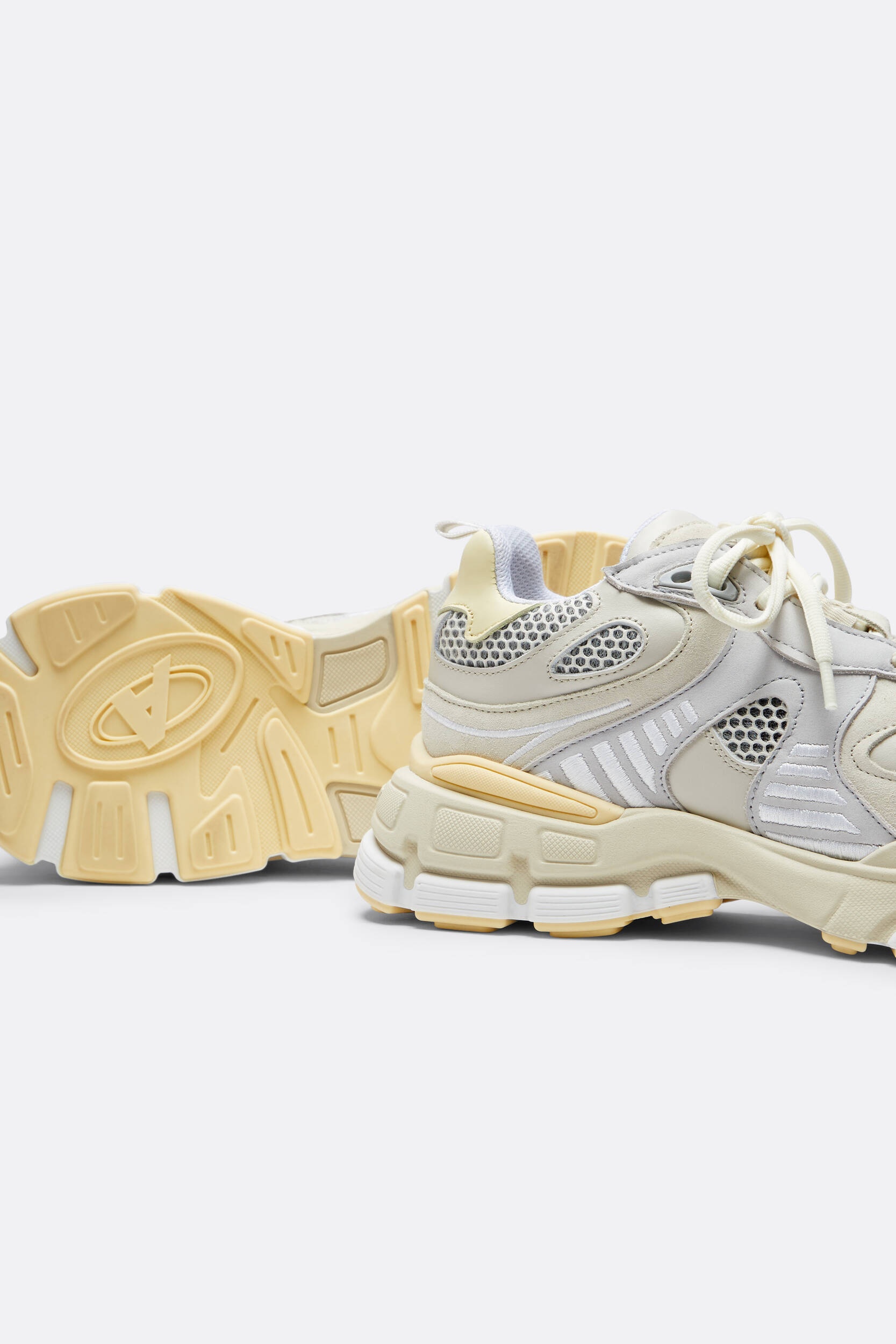 【関税込み】Axel Arigato ホワイト Marathon Sphere スニーカー AXEL ARIGATO SPHERE RUNNER WHITE SNEAKER – FerrarisBoutique