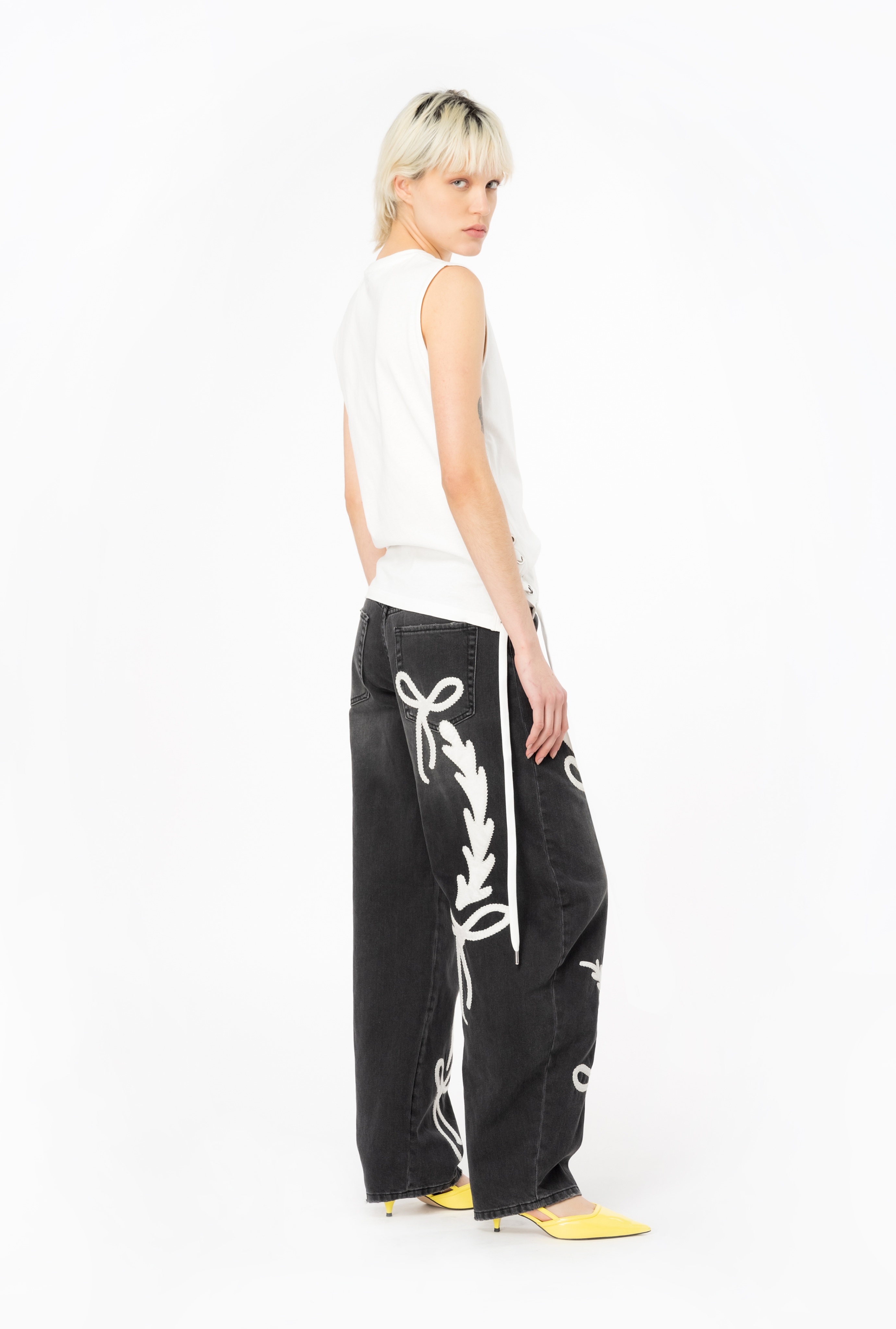SLEEVELESS T-SHIRT WITH CRISS-CROSSING LACING - 5