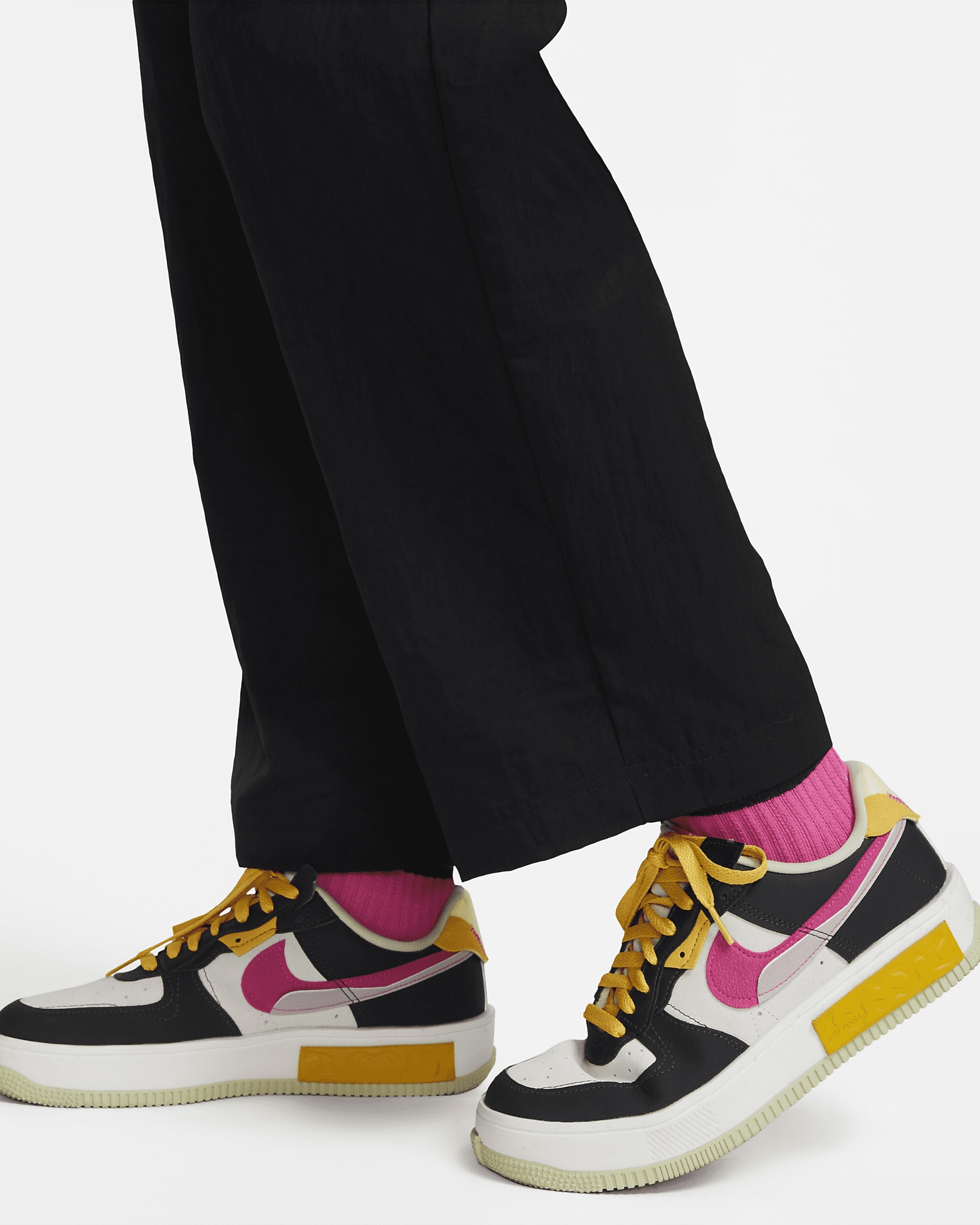 Nike Sportswear Essential Women's High-Rise Woven Cargo Pants - 5